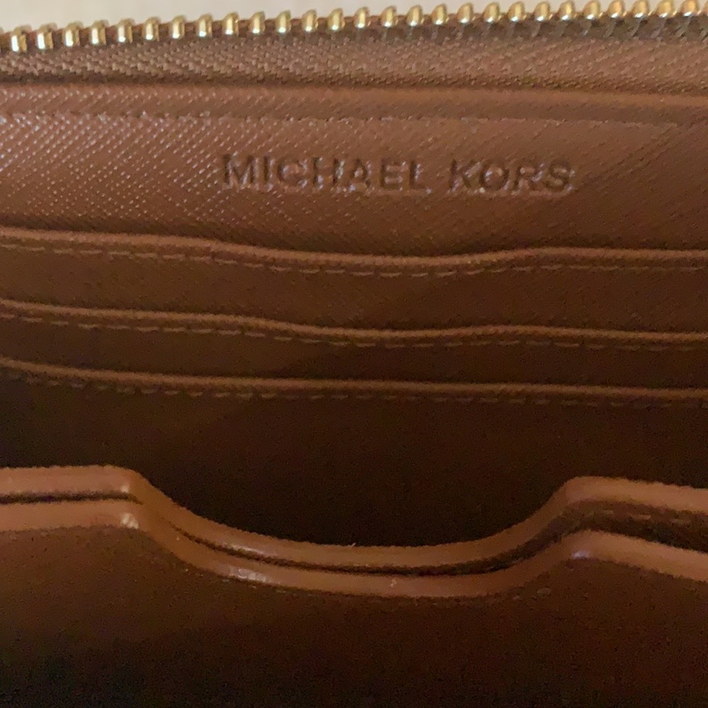 Michael Kors wristlet - Picture 3 of 7